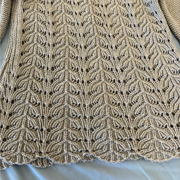 Cachè Luxe Gray Open Knit  Scalloped Sweater Size Snall - Picture 13 of 14